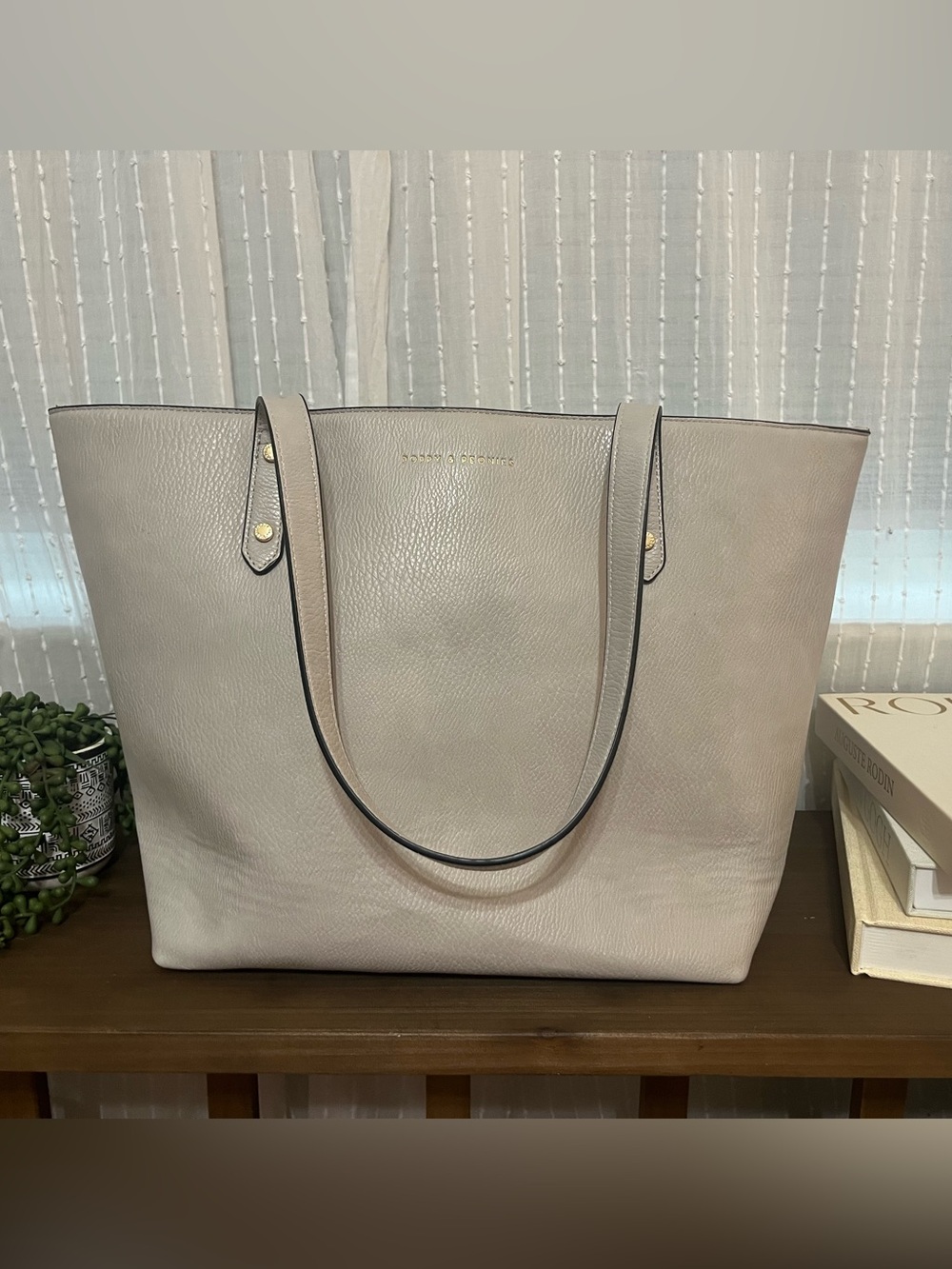 Poppy and Peonies Pebbled Leather go getter Tote in Light gray